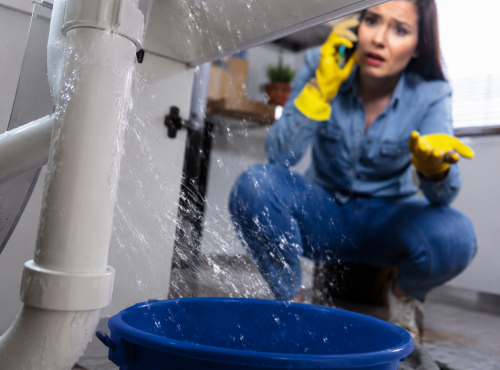 Les erreurs qui aggravent les fuites et dégâts des eaux